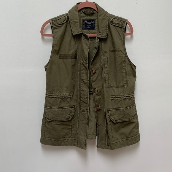 Abercrombie & Fitch Jackets & Blazers - Abercrombie and fitch utility green vest size medium
